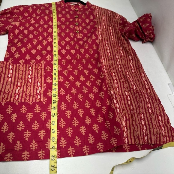 MARKETPLACE Handwork Red and Gold Patterned Button-Up tunic top size small - Picture 3 of 7